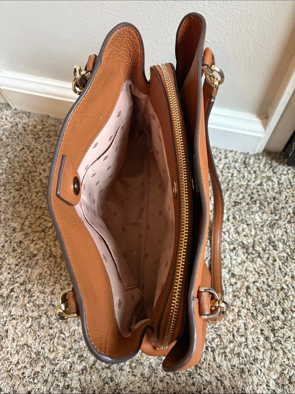 Kate Spade Outlet Jackson Medium Triple Compartment Shoulder Bag in Gingerbread